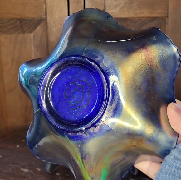 Antique Fenton "Captive Rose" carnival glass bowl - Picture 11 of 15